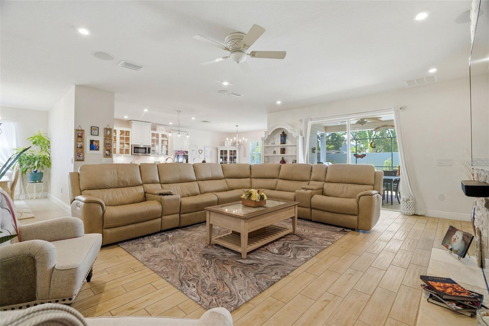 11750 Lake Lucaya Dr Property Photo 8