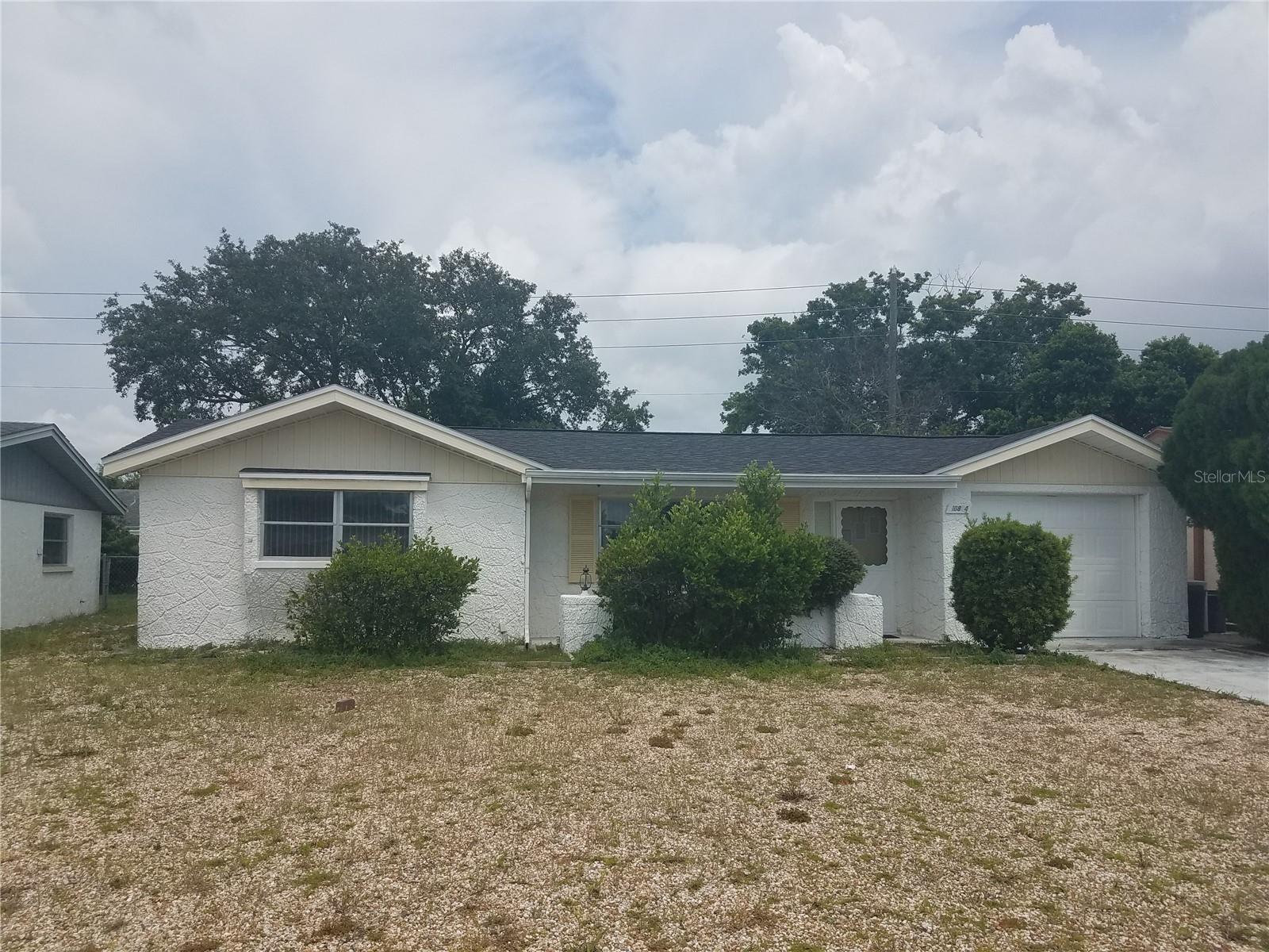 10824 QUEENS RD Property Photo 1