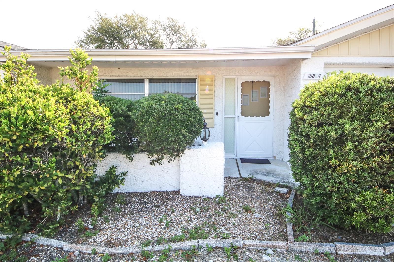 10824 Queens Rd Property Photo 2