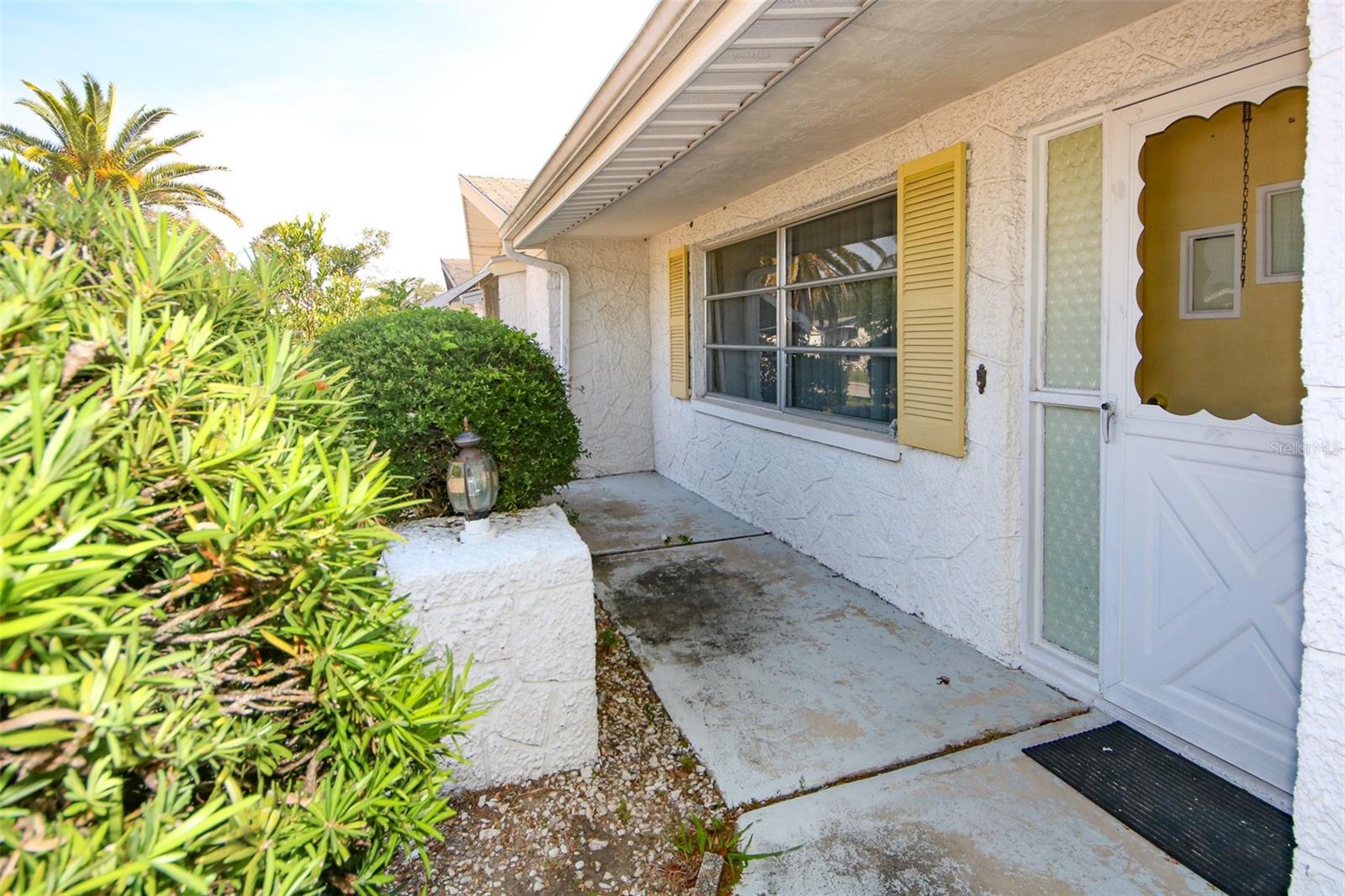 10824 Queens Rd Property Photo 3