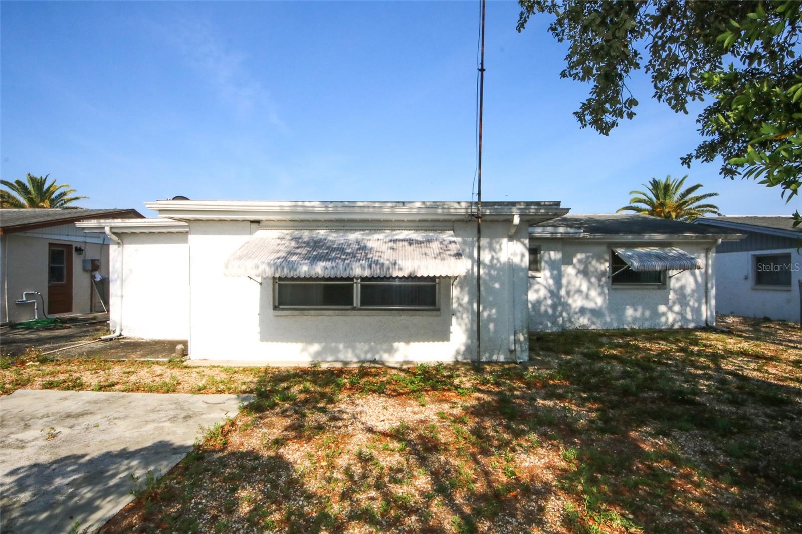 10824 Queens Rd Property Photo 5