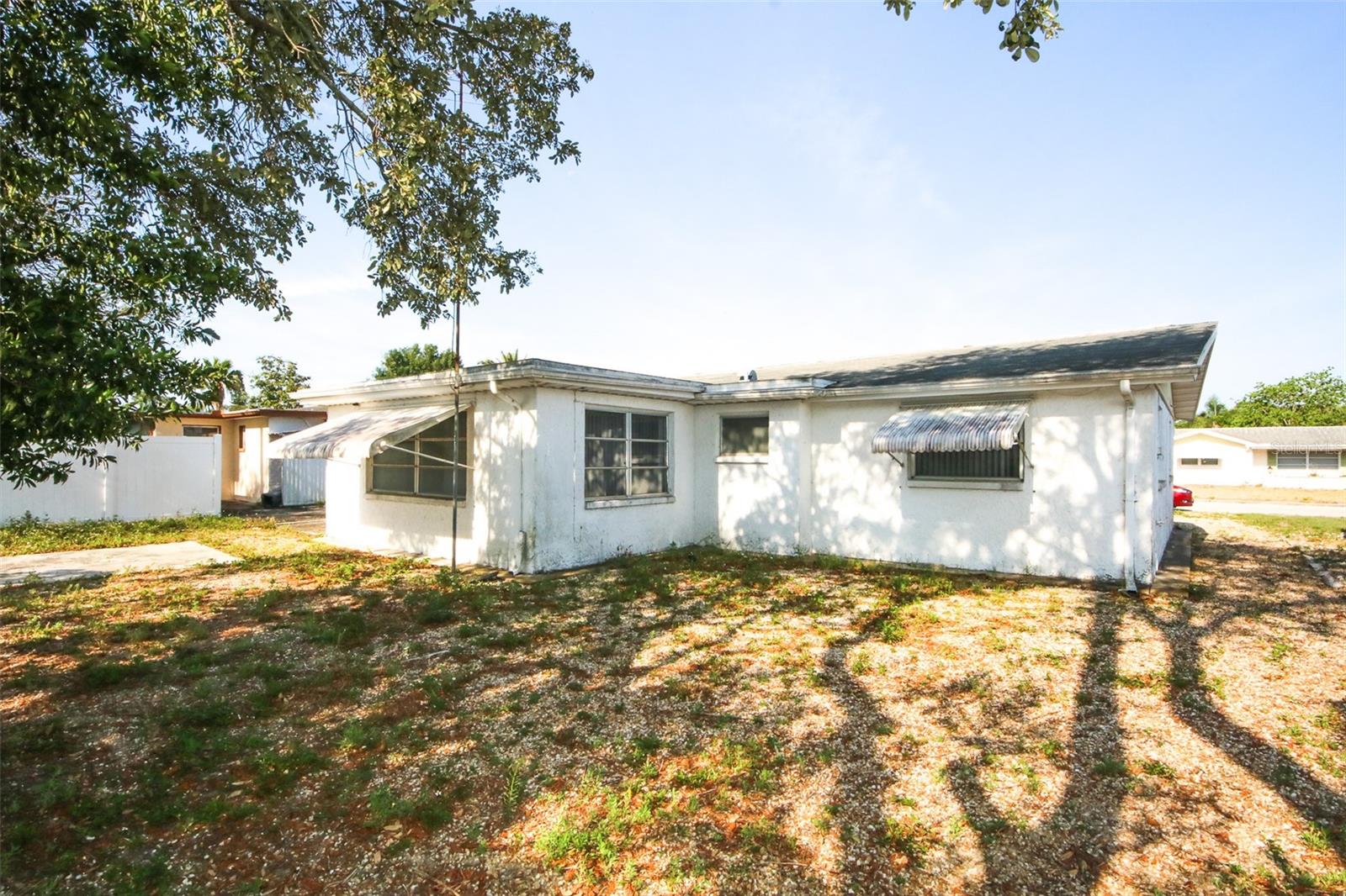 10824 Queens Rd Property Photo 6