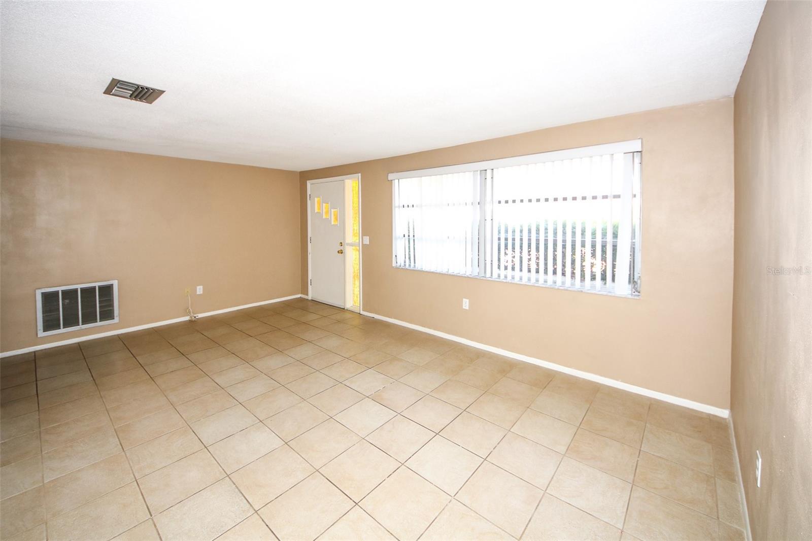 10824 Queens Rd Property Photo 10