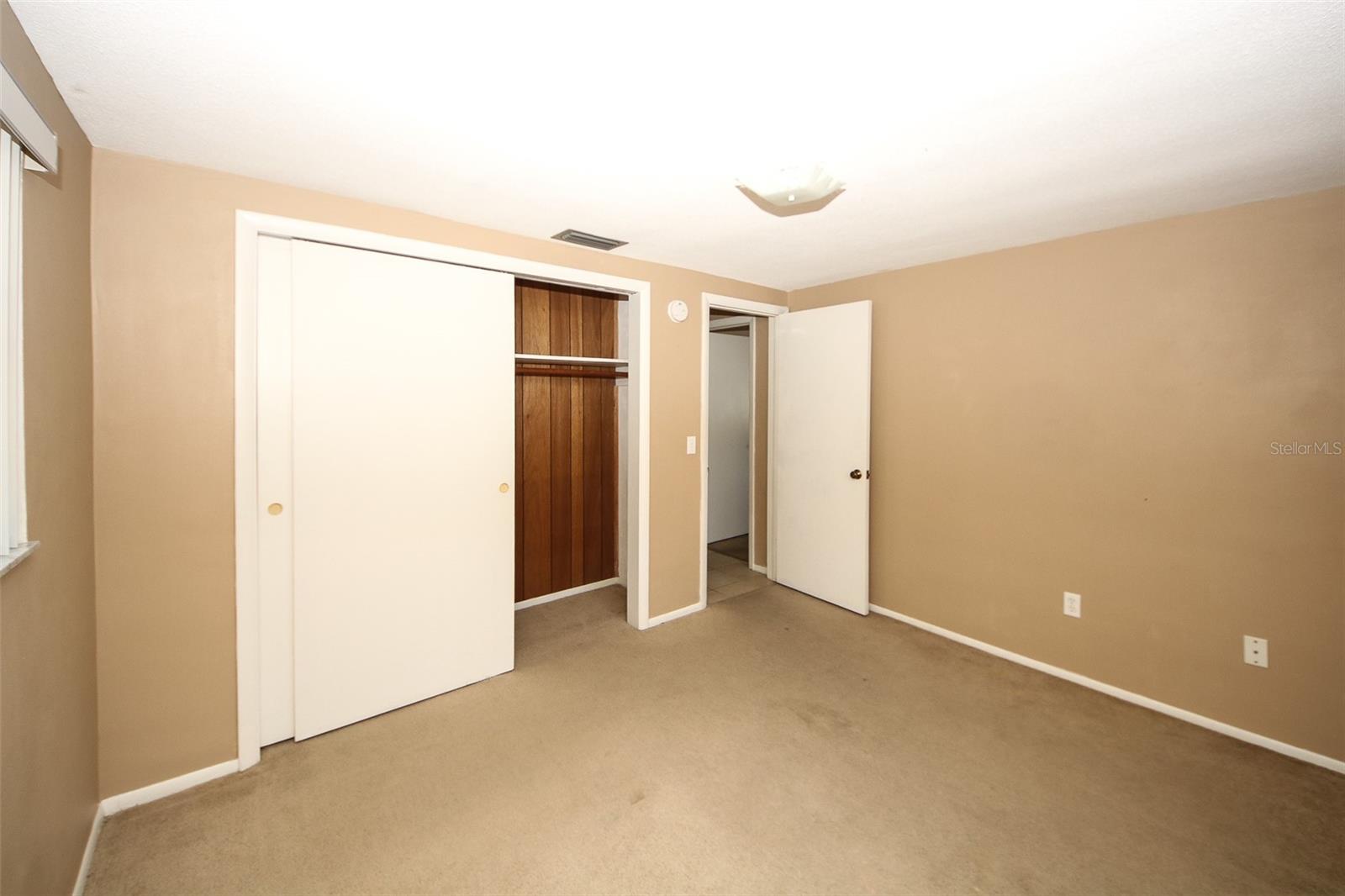 10824 Queens Rd Property Photo 14