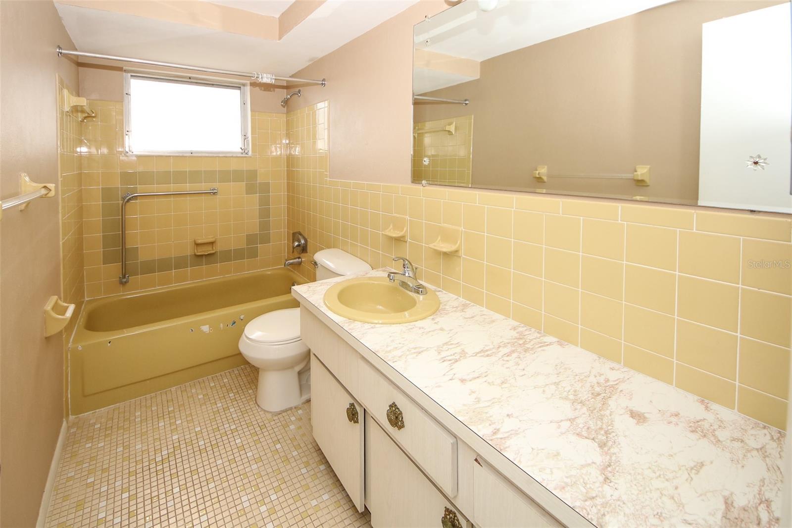 10824 Queens Rd Property Photo 15