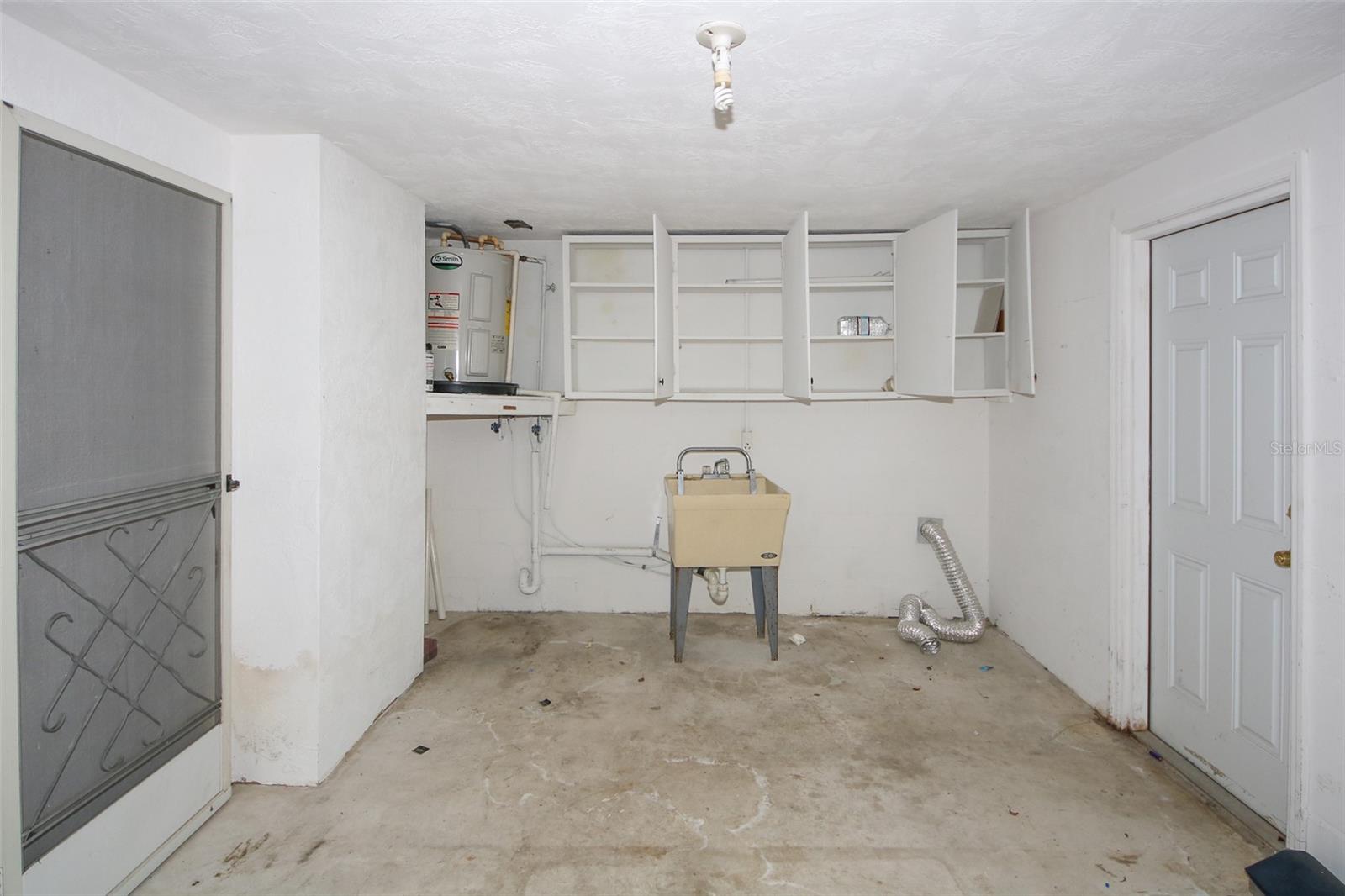 10824 Queens Rd Property Photo 23