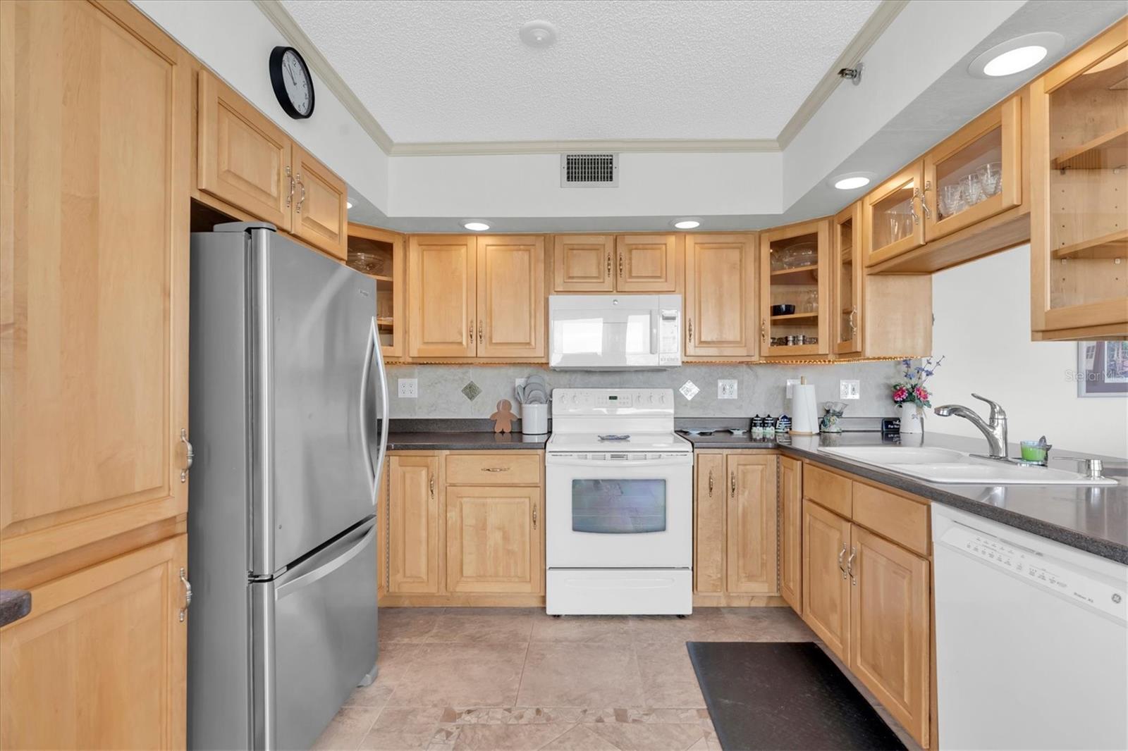 6287 Bahia Del Mar Cir #602 Property Photo 4