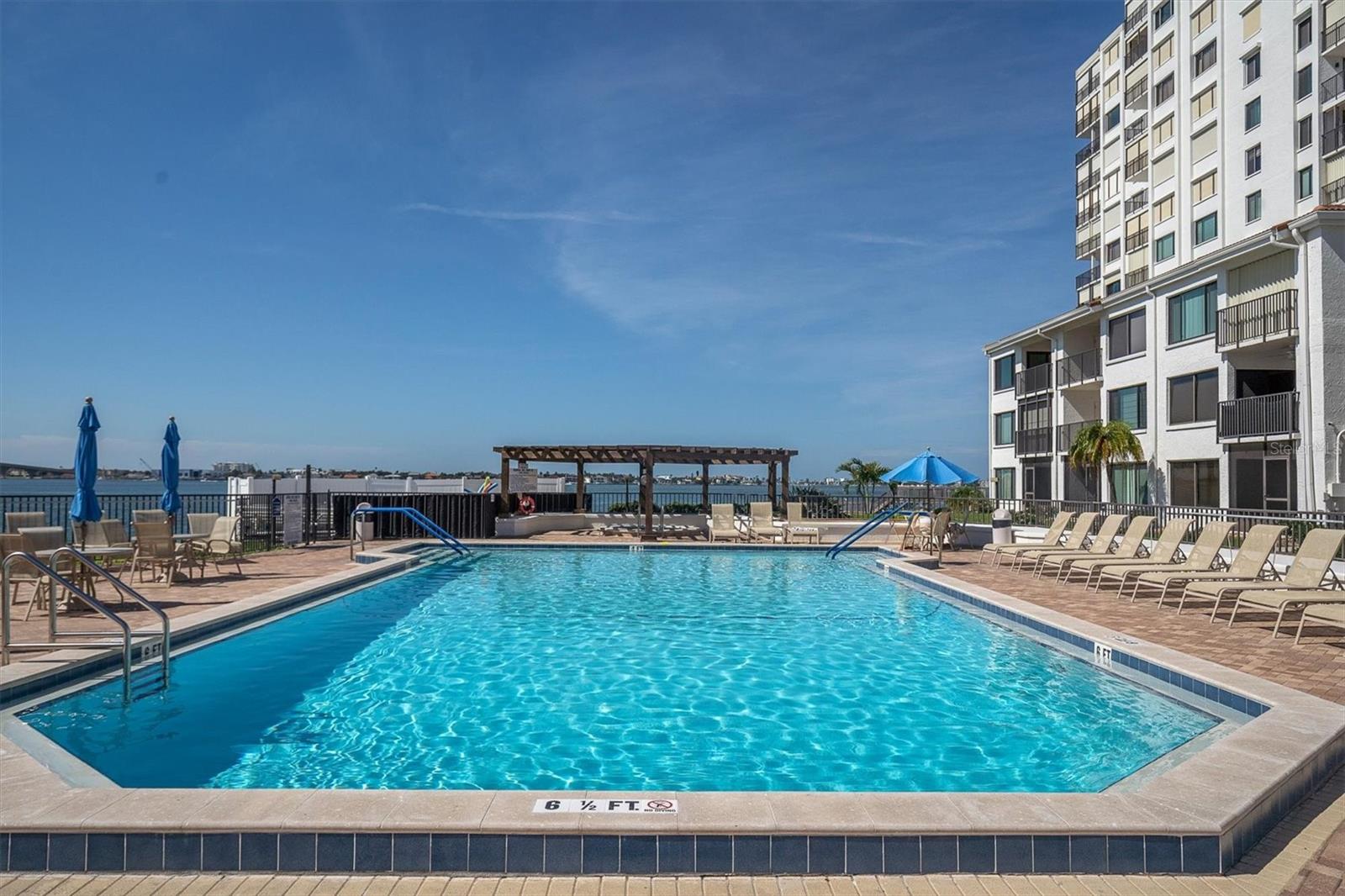 6287 Bahia Del Mar Cir #602 Property Photo 36