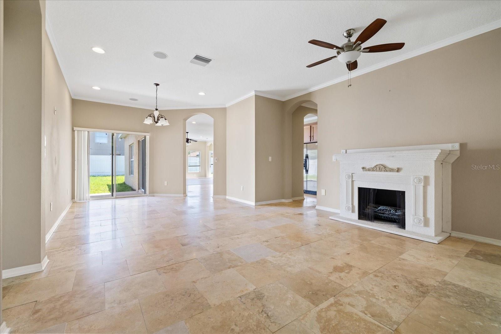 1833 Mira Lago Cir Property Photo 5