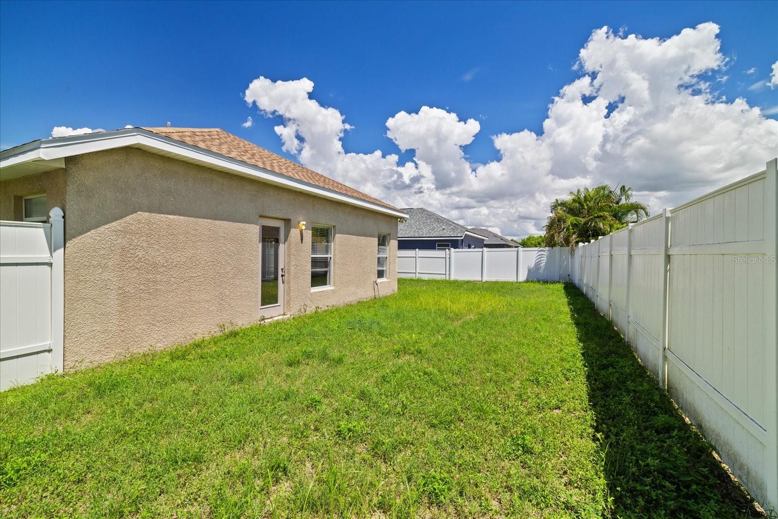 1833 Mira Lago Cir Property Photo 37