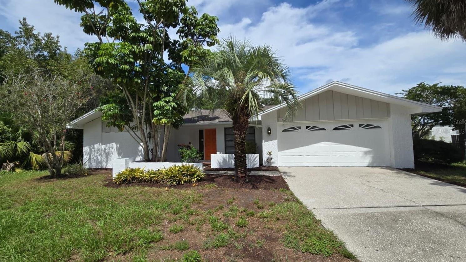 1381 Forest Lawn Ct Property Photo 1