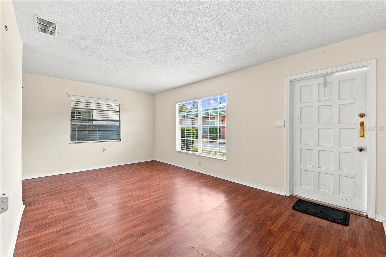 7811 39th Ter N Property Photo 6