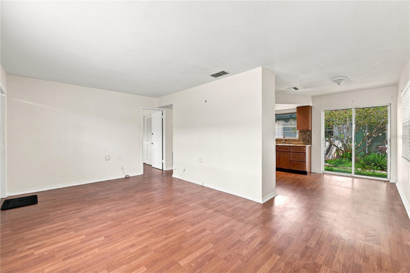 7811 39th Ter N Property Photo 8