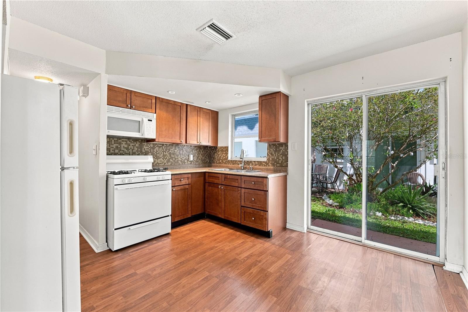 7811 39th Ter N Property Photo 10