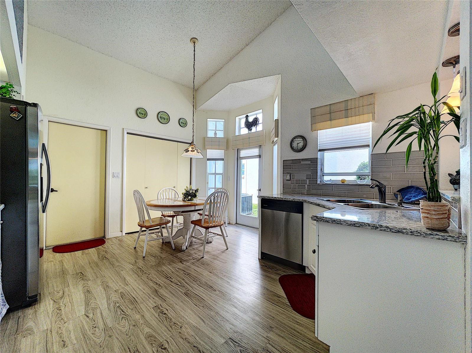 9408 New Orleans Dr Property Photo 21
