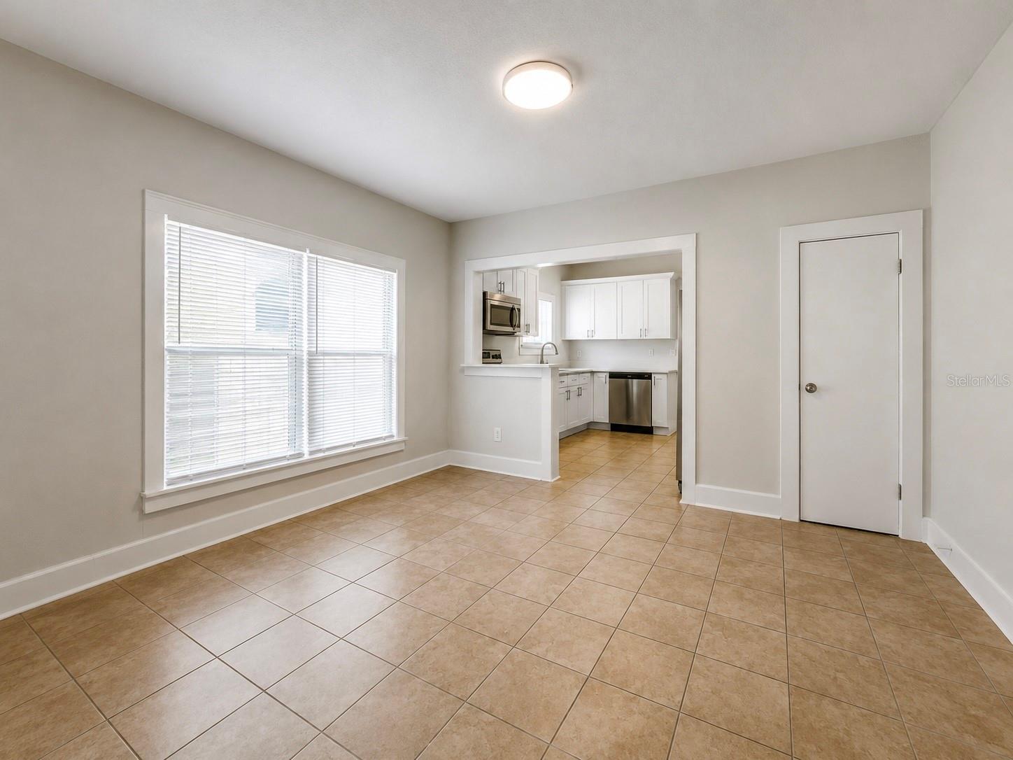 103 W Emma St Property Photo 3
