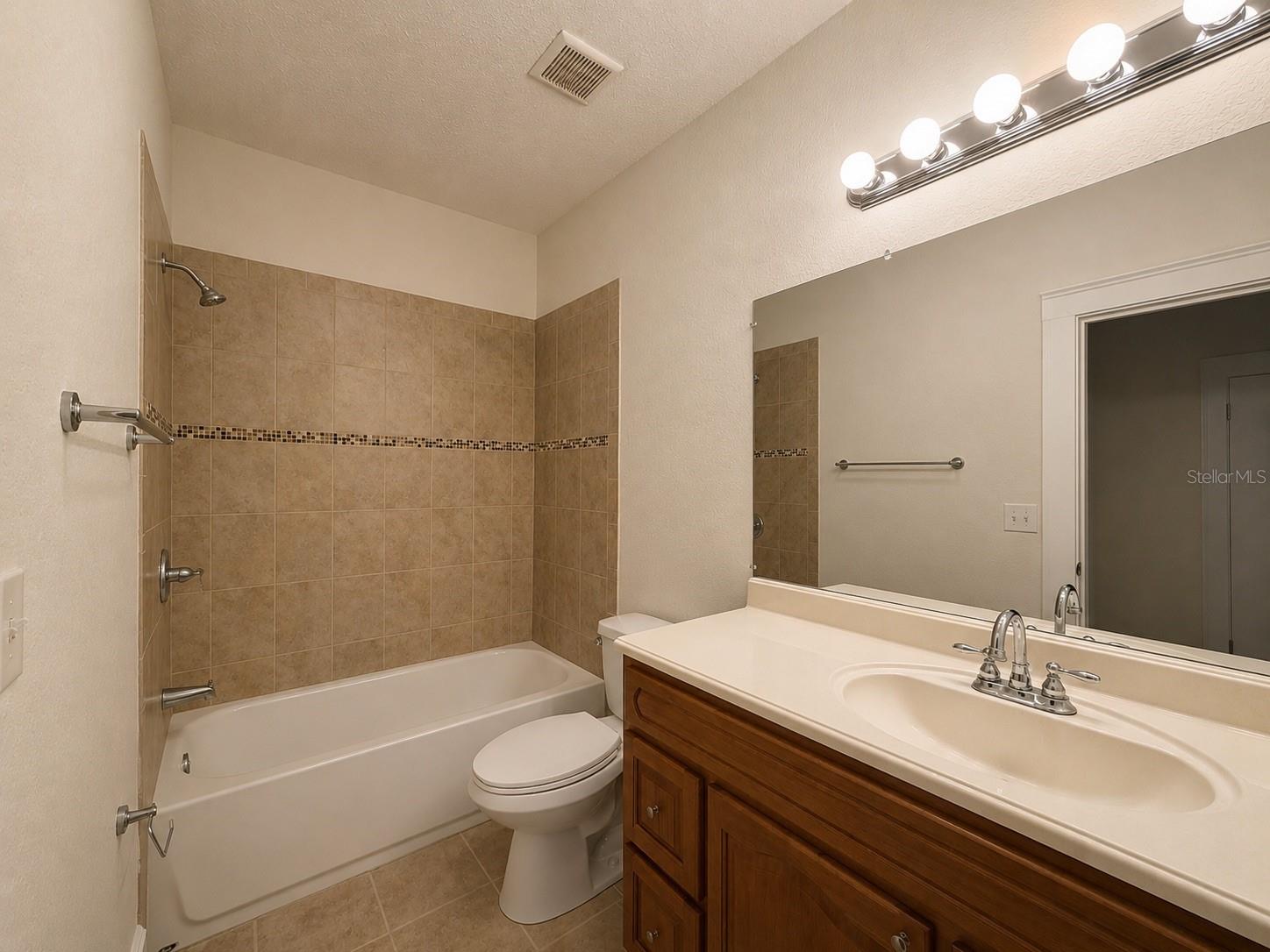 103 W Emma St Property Photo 13