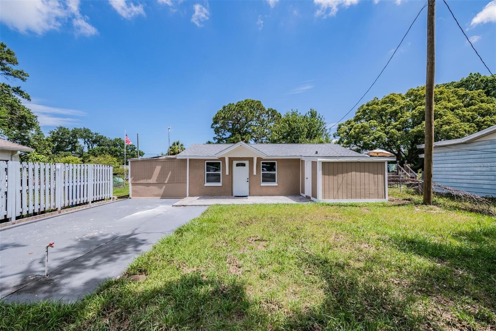 636 Stremma Rd Property Photo 1
