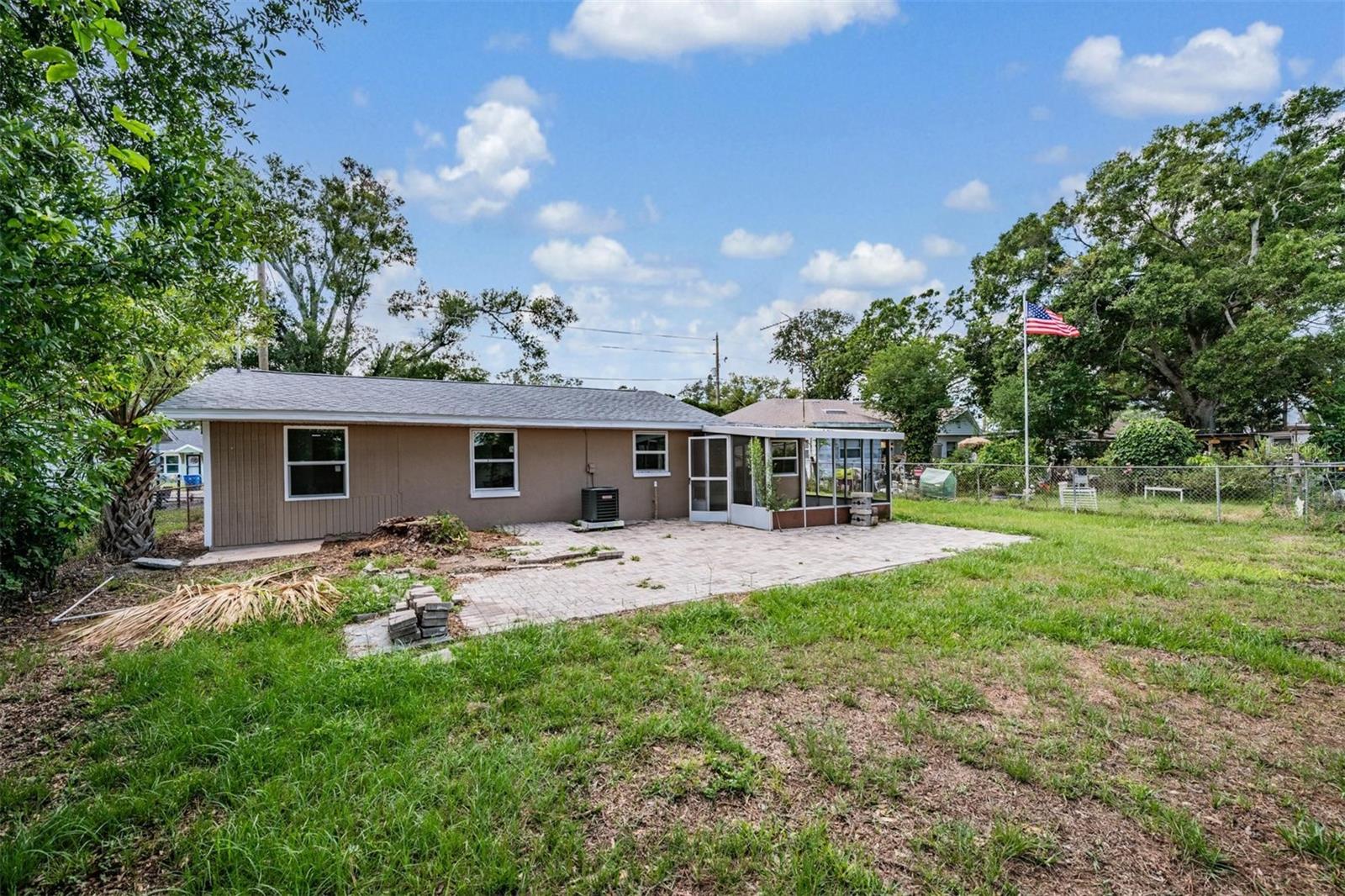 636 Stremma Rd Property Photo 23