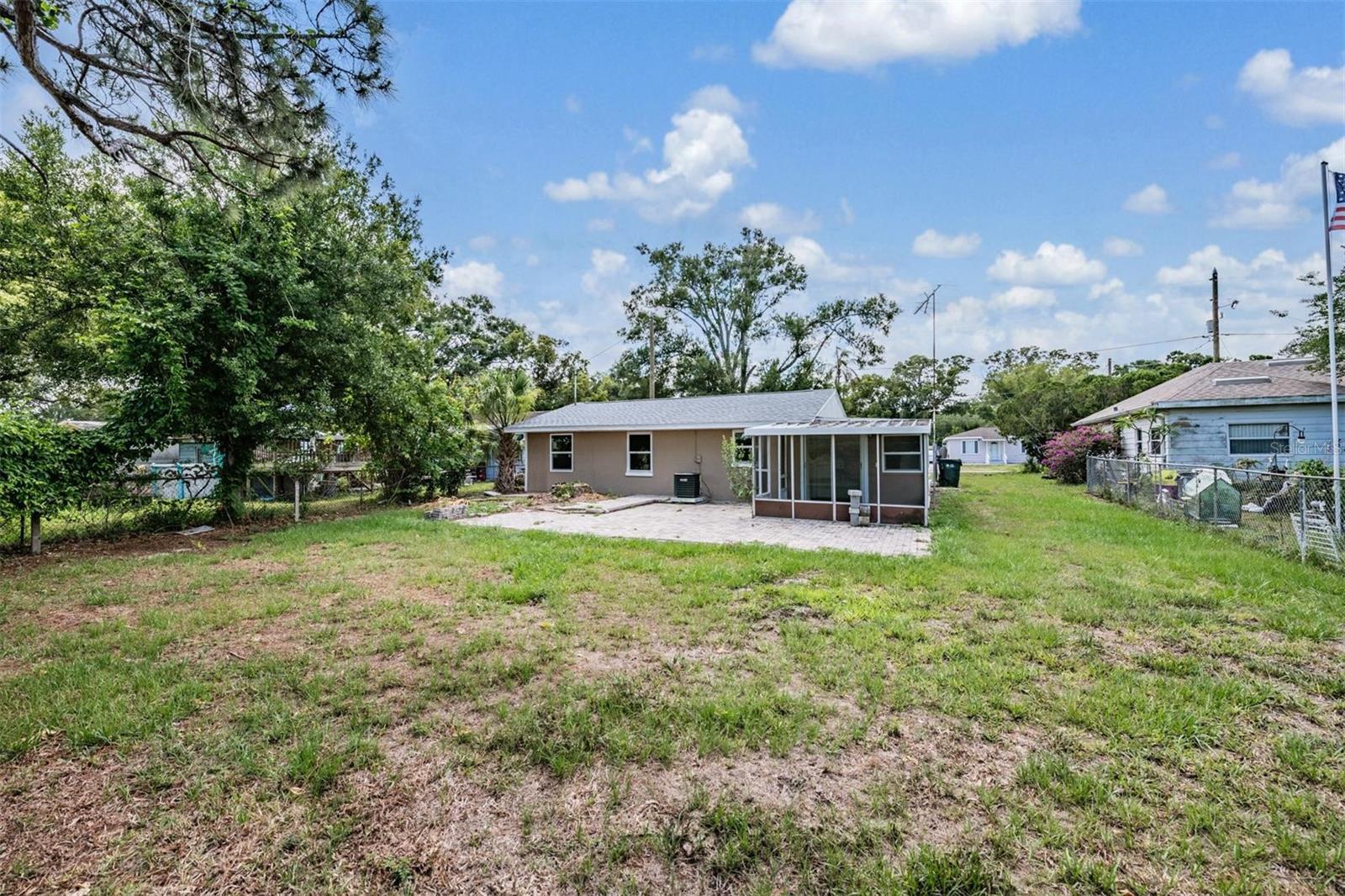 636 Stremma Rd Property Photo 24