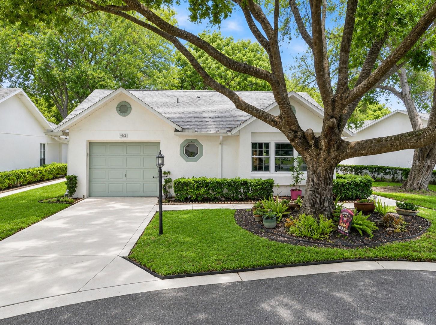 11541 San Remo Ct Property Photo 1
