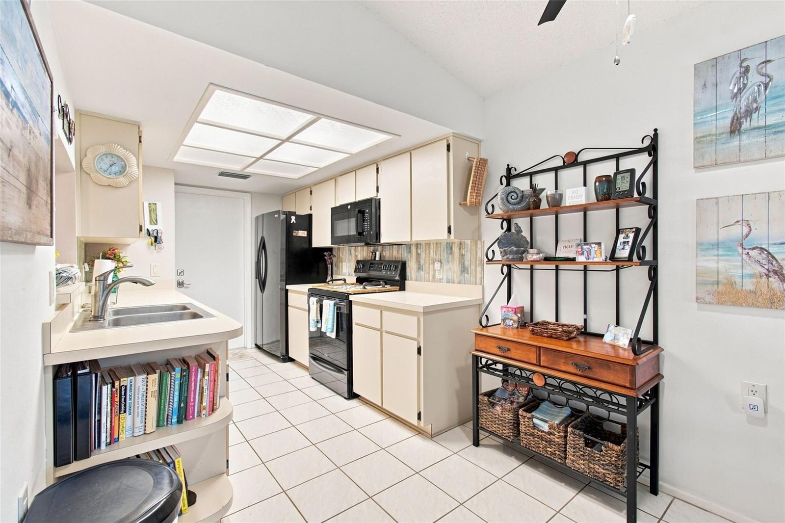 11541 San Remo Ct Property Photo 12