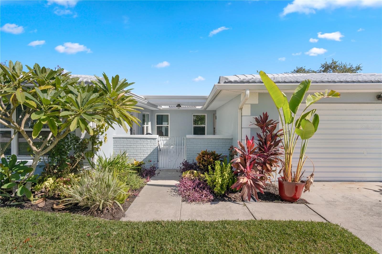 5027 Waterside Dr Property Photo 2