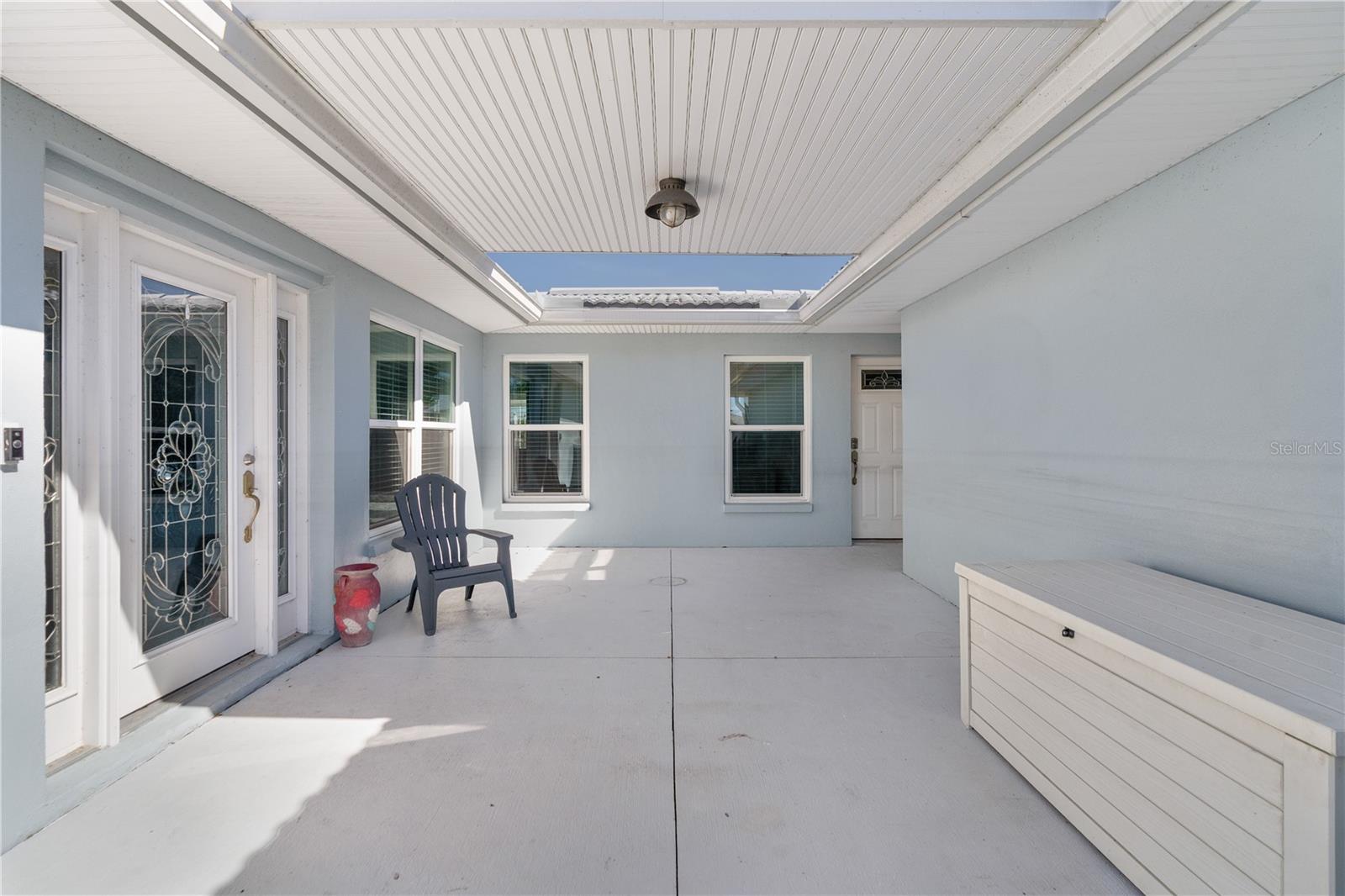 5027 Waterside Dr Property Photo 3