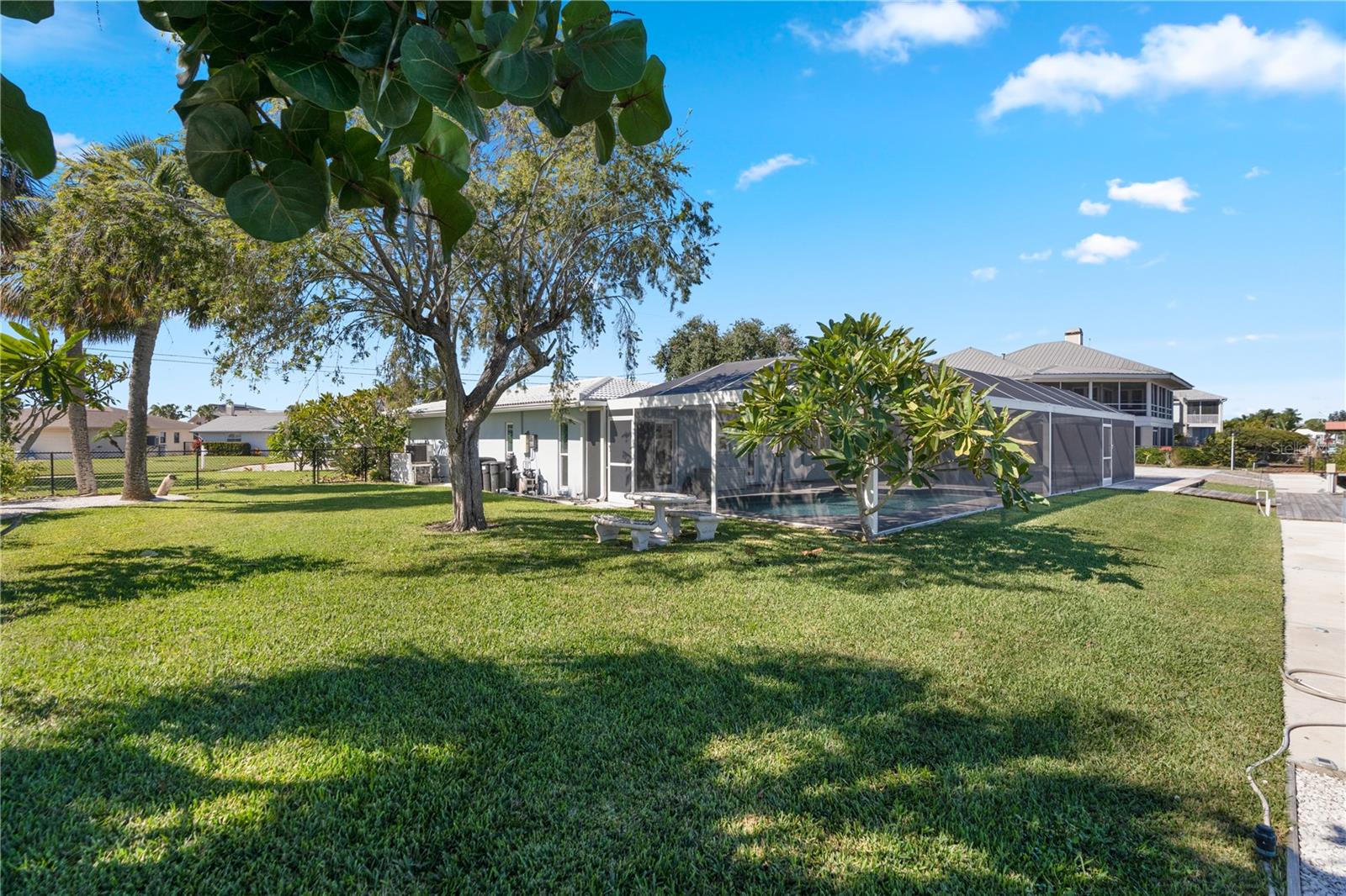 5027 Waterside Dr Property Photo 5