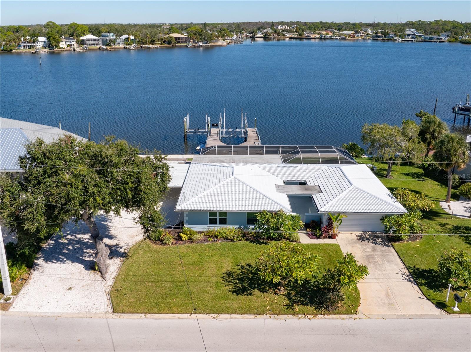 5027 Waterside Dr Property Photo 6