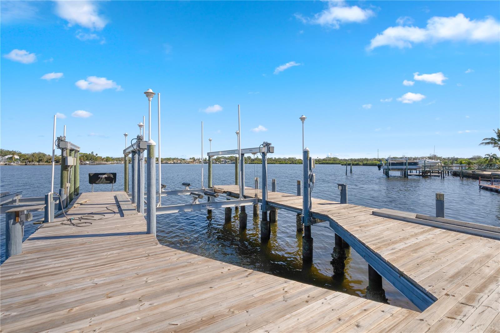 5027 Waterside Dr Property Photo 15