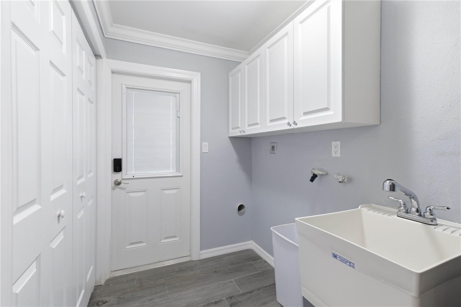 5027 Waterside Dr Property Photo 37