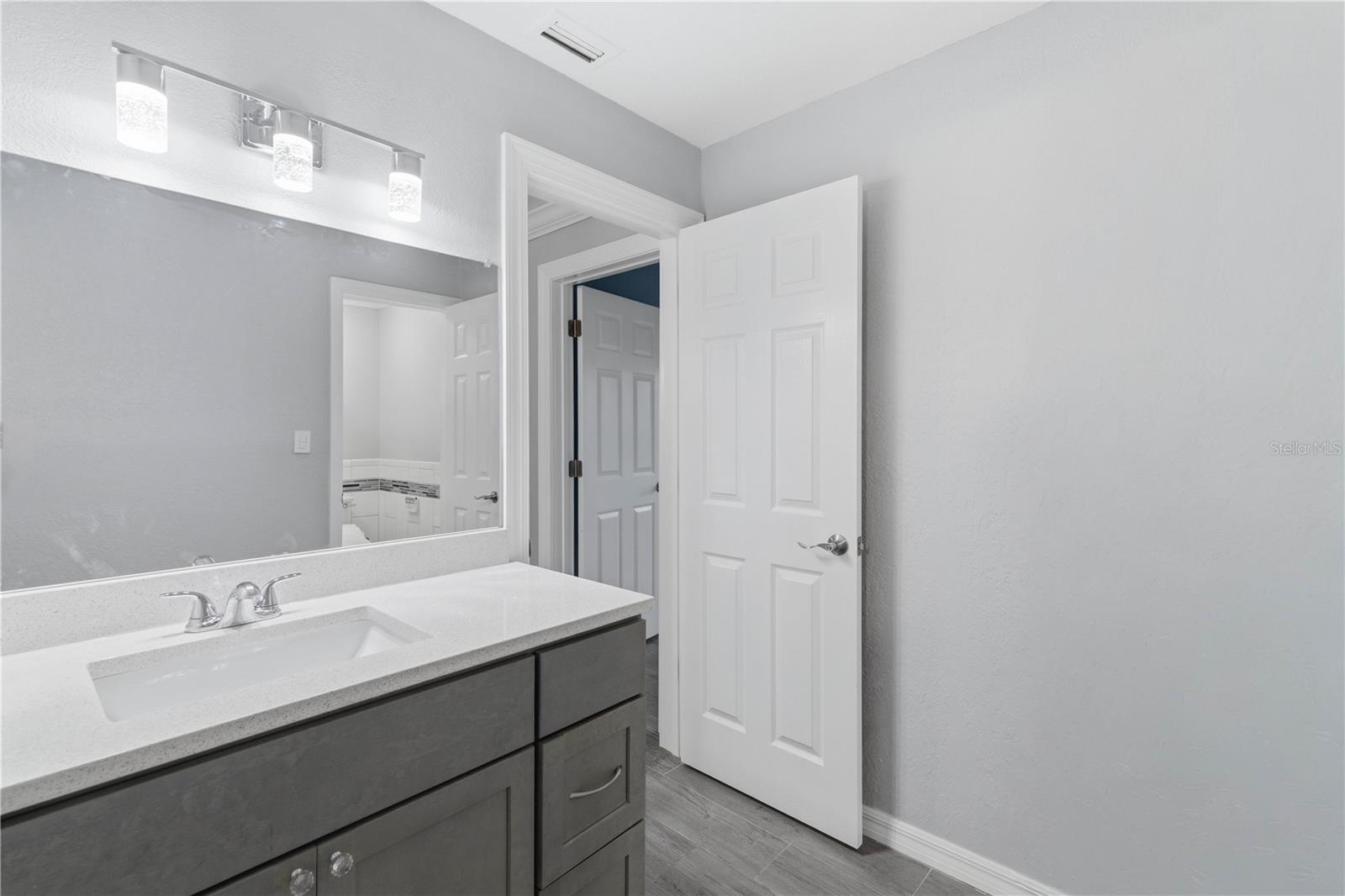 5027 Waterside Dr Property Photo 39