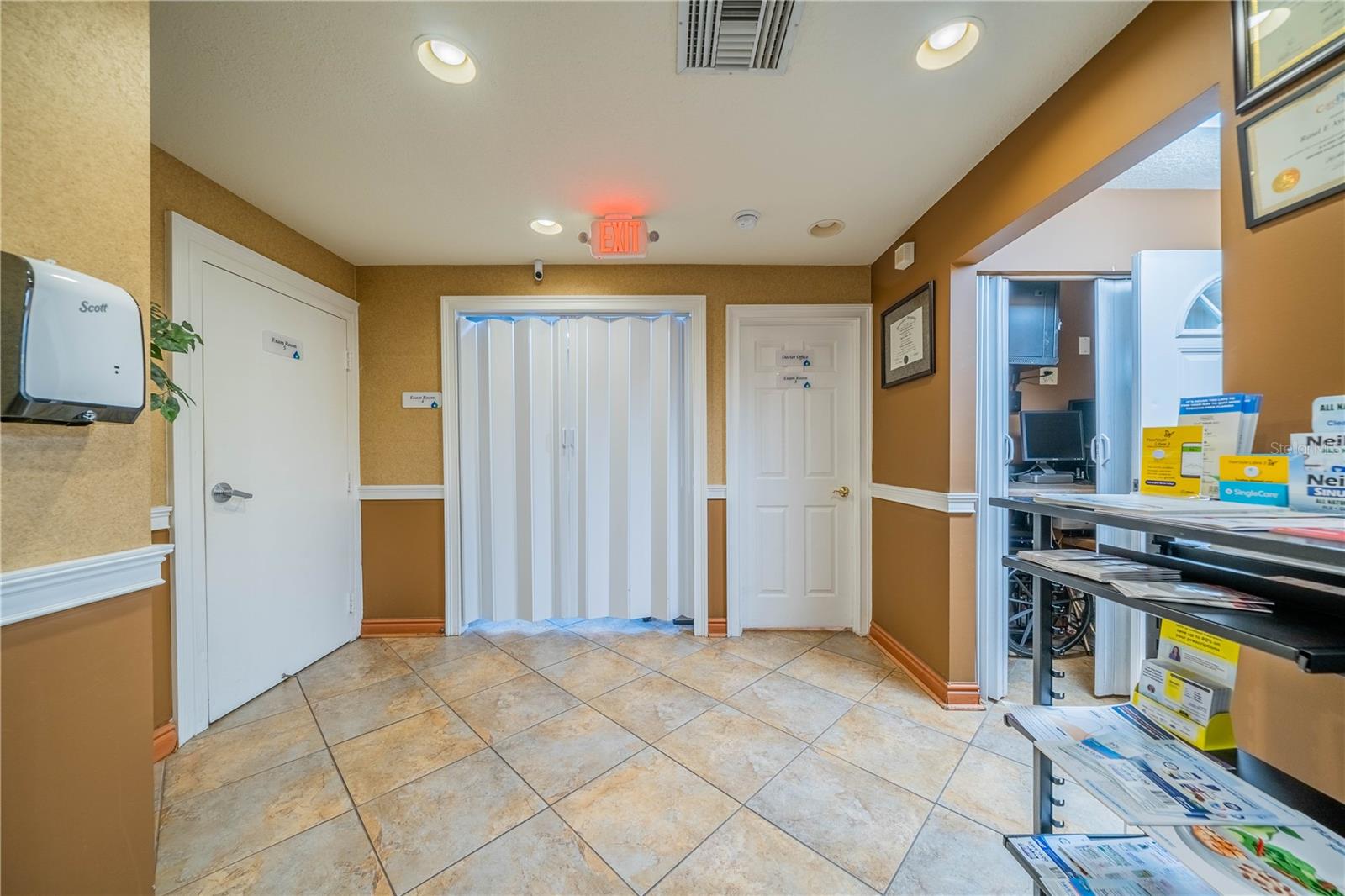 10508 Gibsonton Dr Property Photo 27