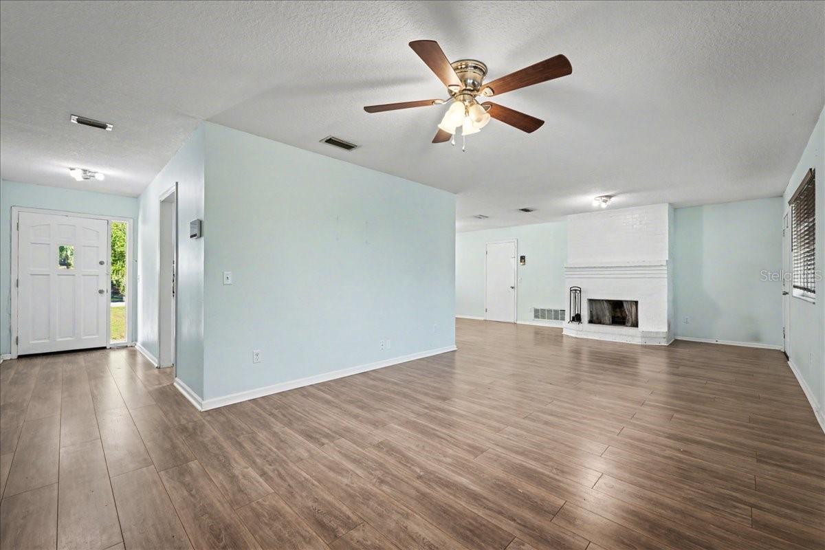 2349 Moody Ave Property Photo 12