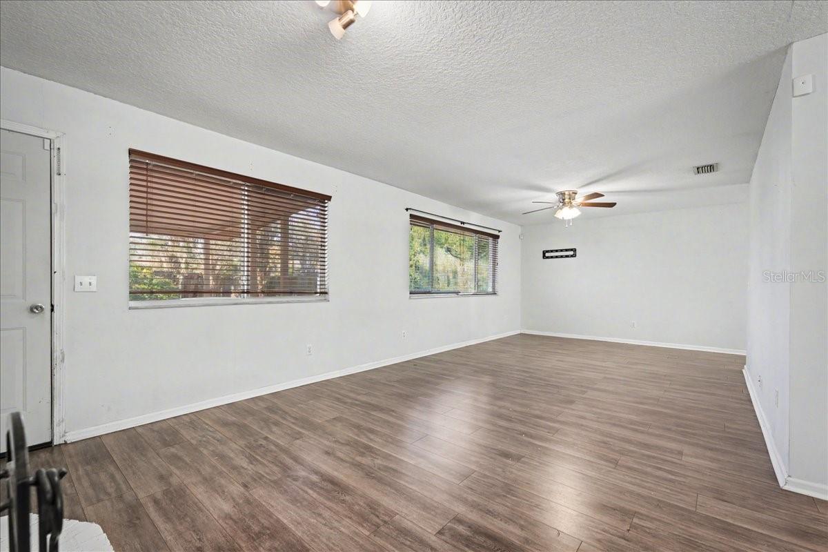 2349 Moody Ave Property Photo 14