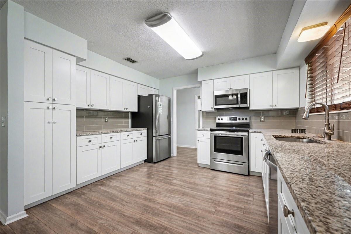2349 Moody Ave Property Photo 17