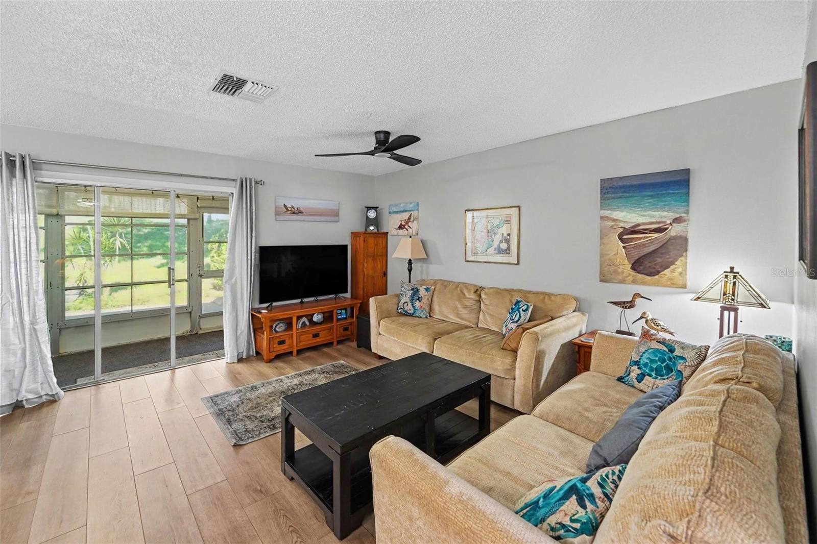 1652 Highland Club Ln Property Photo 2
