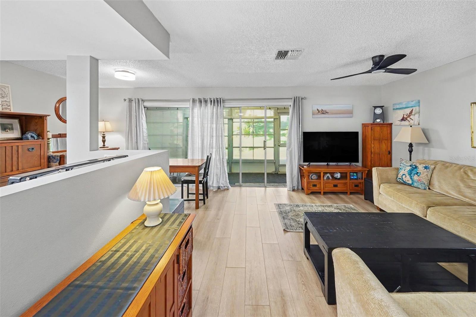 1652 Highland Club Ln Property Photo 14