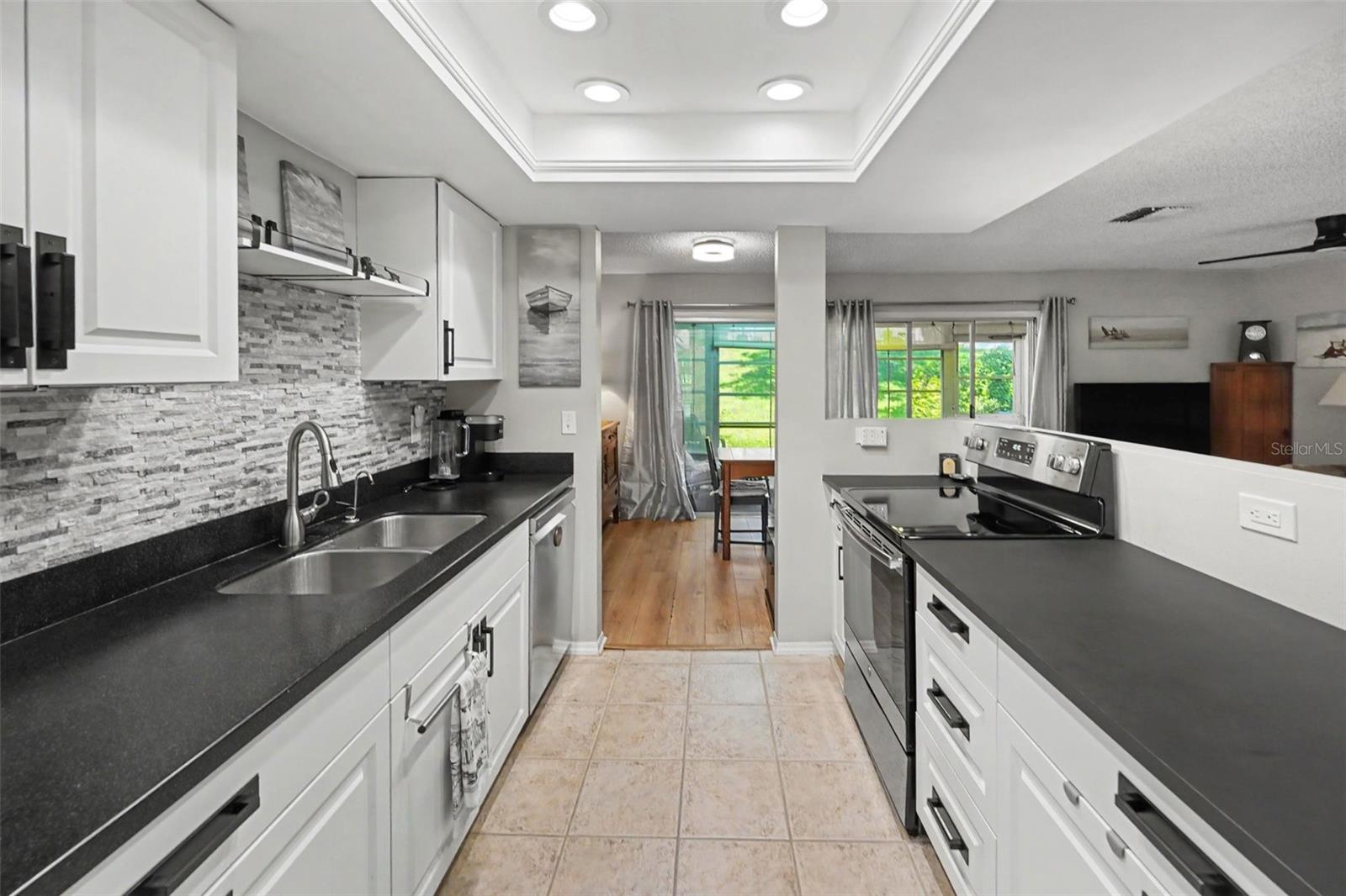 1652 Highland Club Ln Property Photo 18