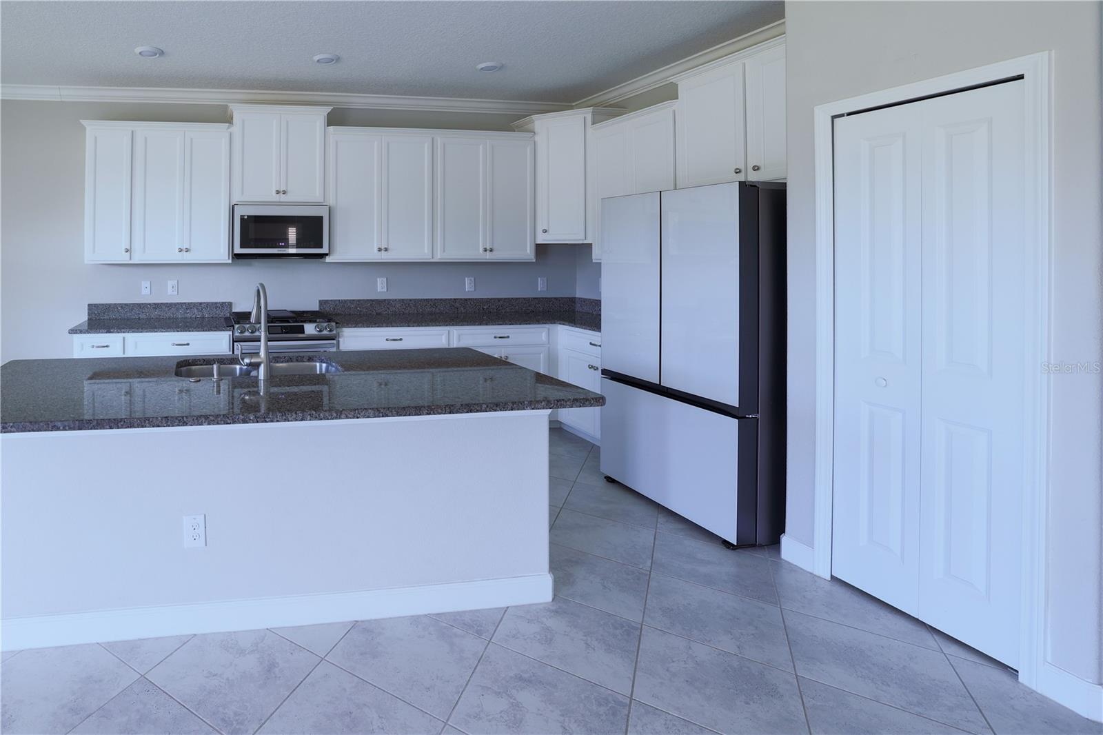 24893 Lambrusco Loop Property Photo 4