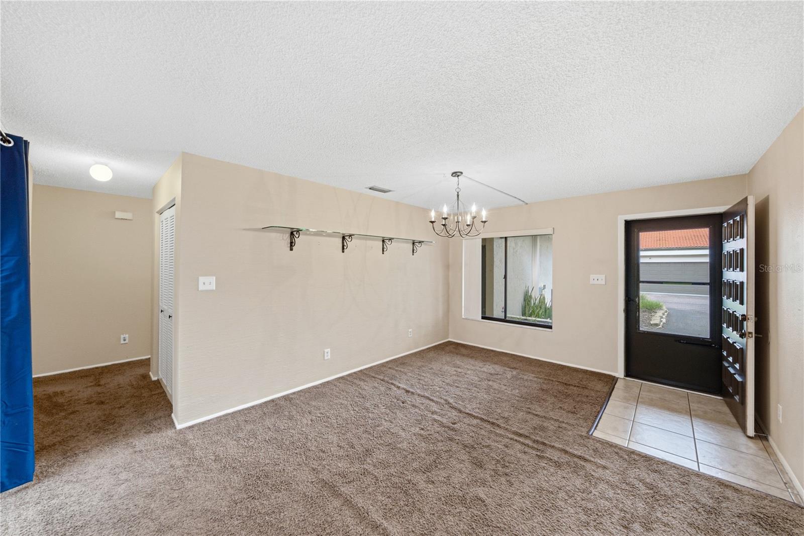 108 Capri Ct N Property Photo 5