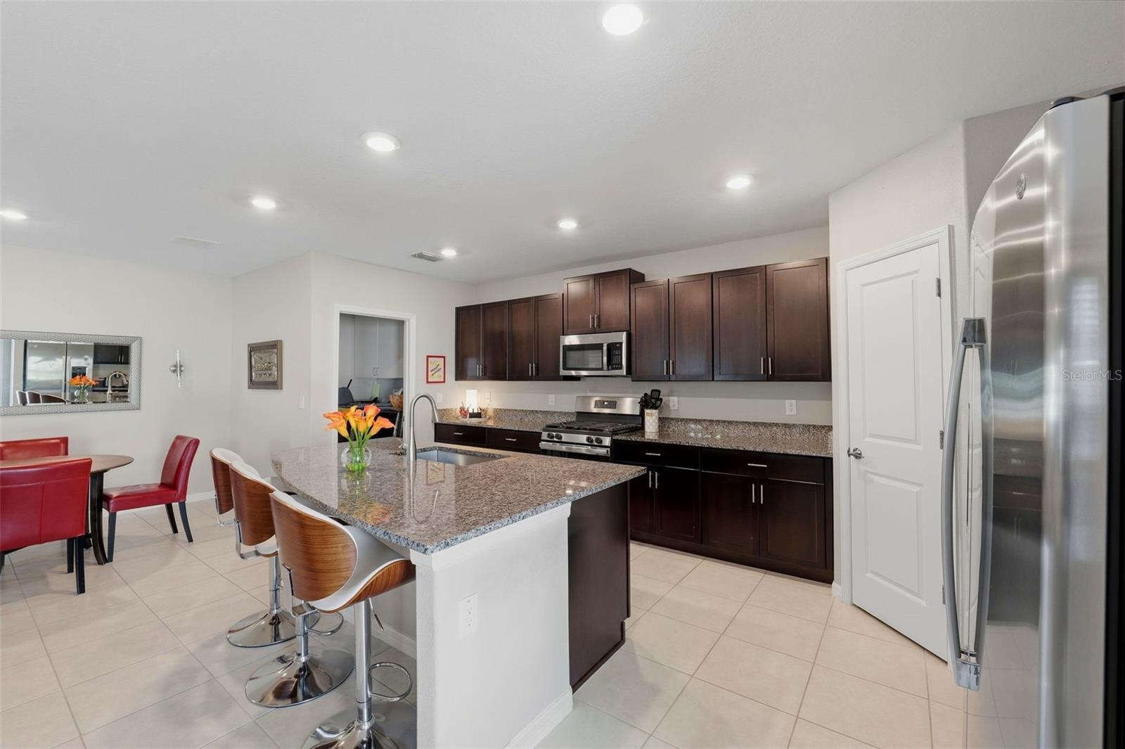 10323 Poseidon Way Property Photo 4