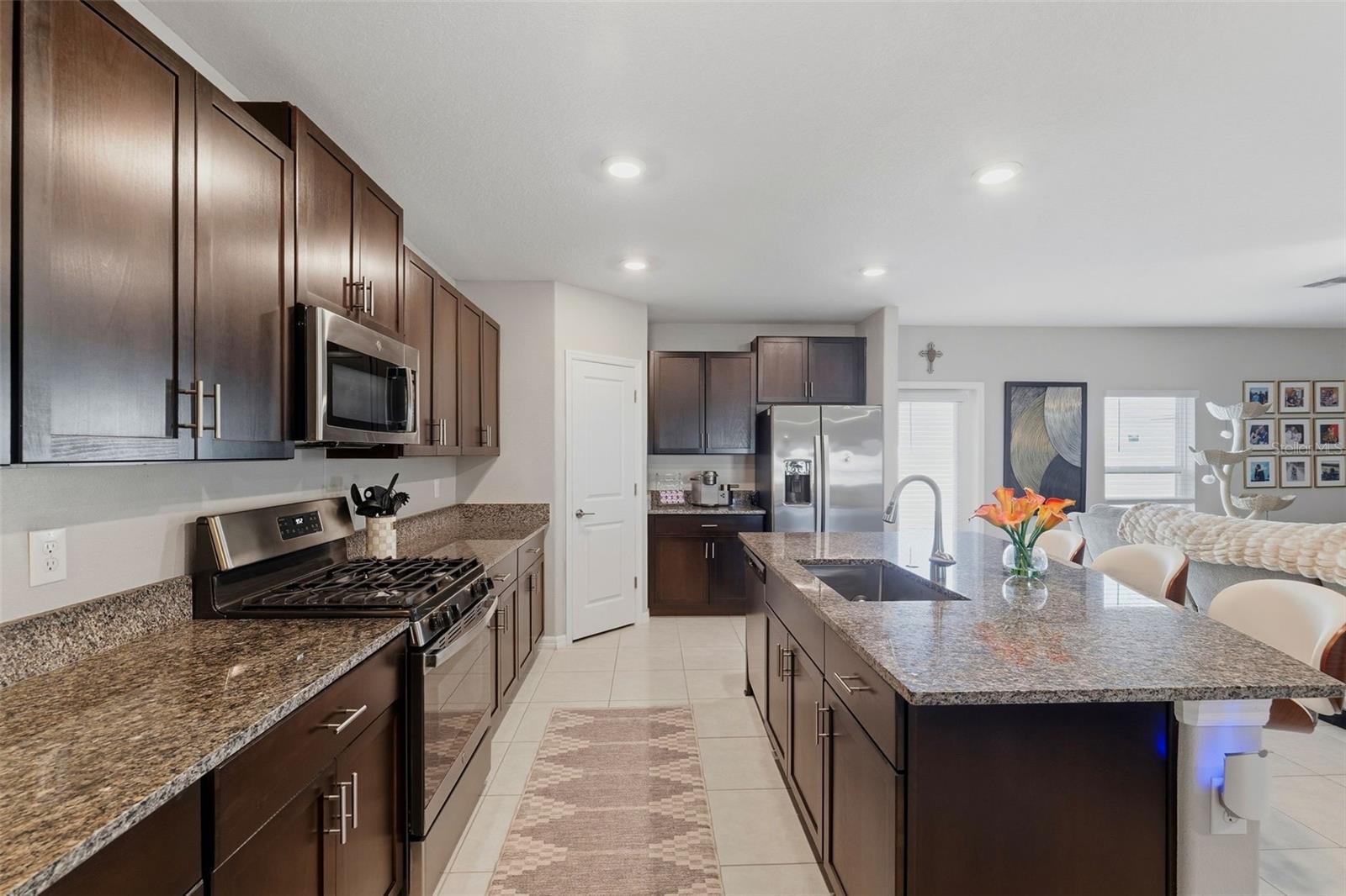 10323 Poseidon Way Property Photo 5