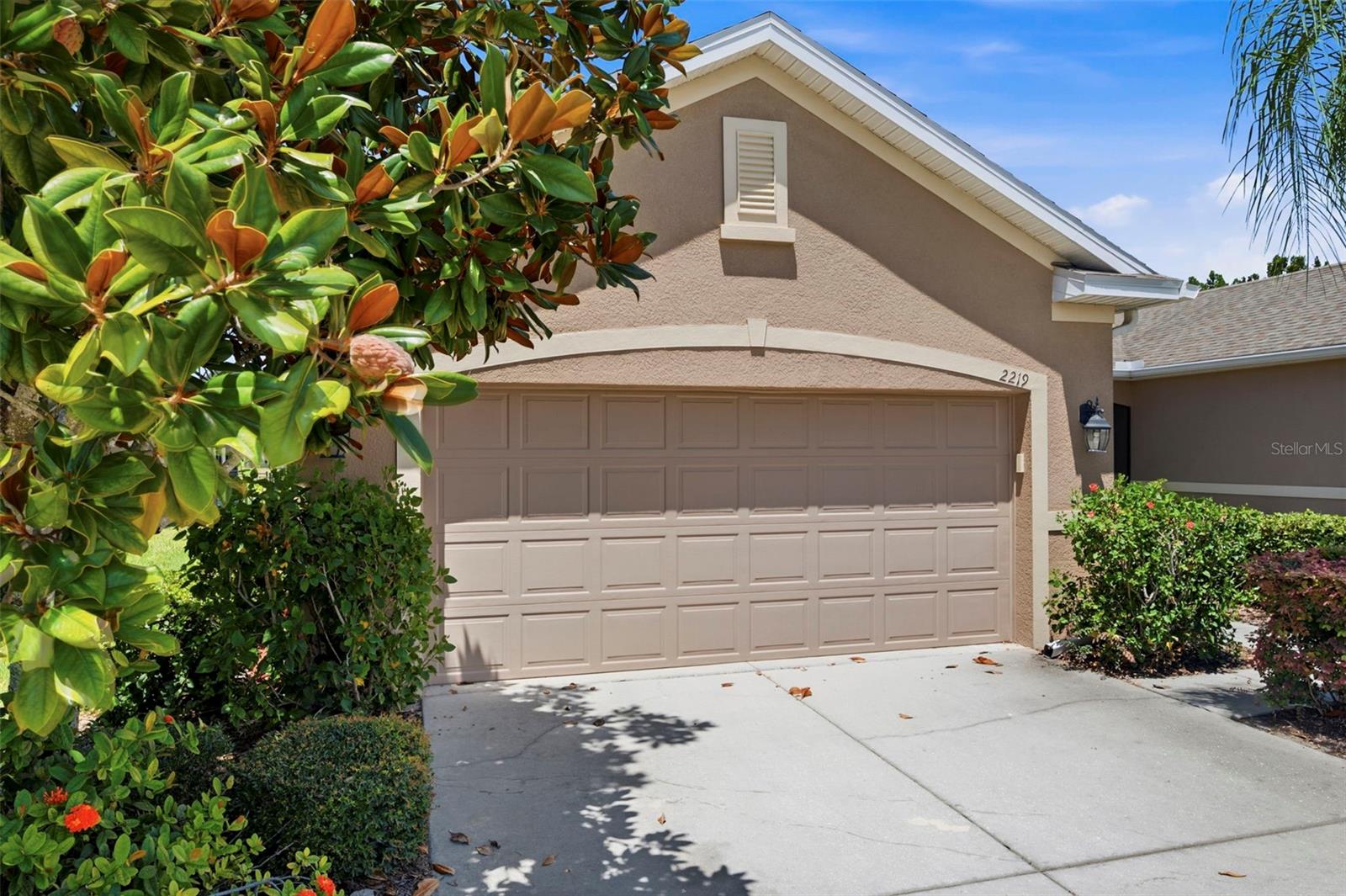 2219 Parrot Fish Dr Property Photo 2