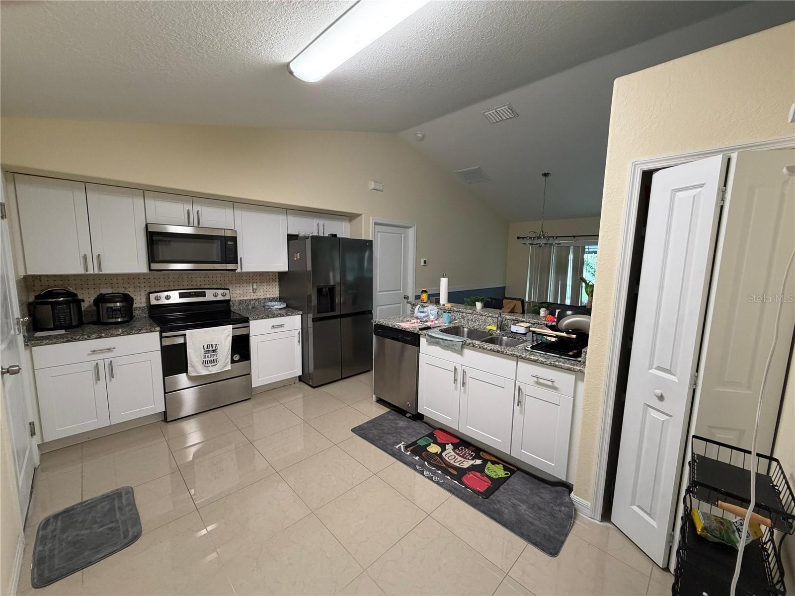 14220 Spring Hill Dr Property Photo 3