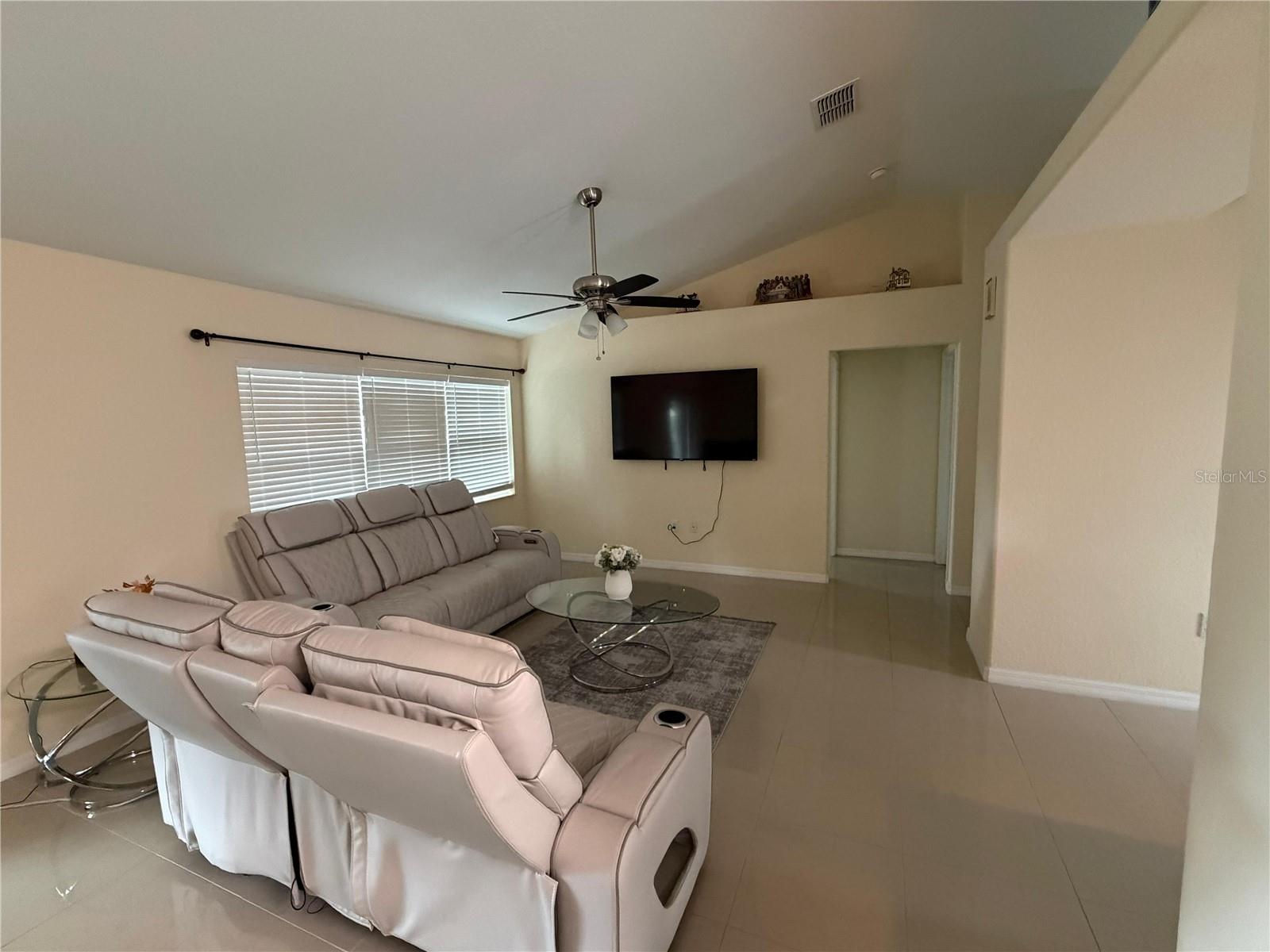 14220 Spring Hill Dr Property Photo 5