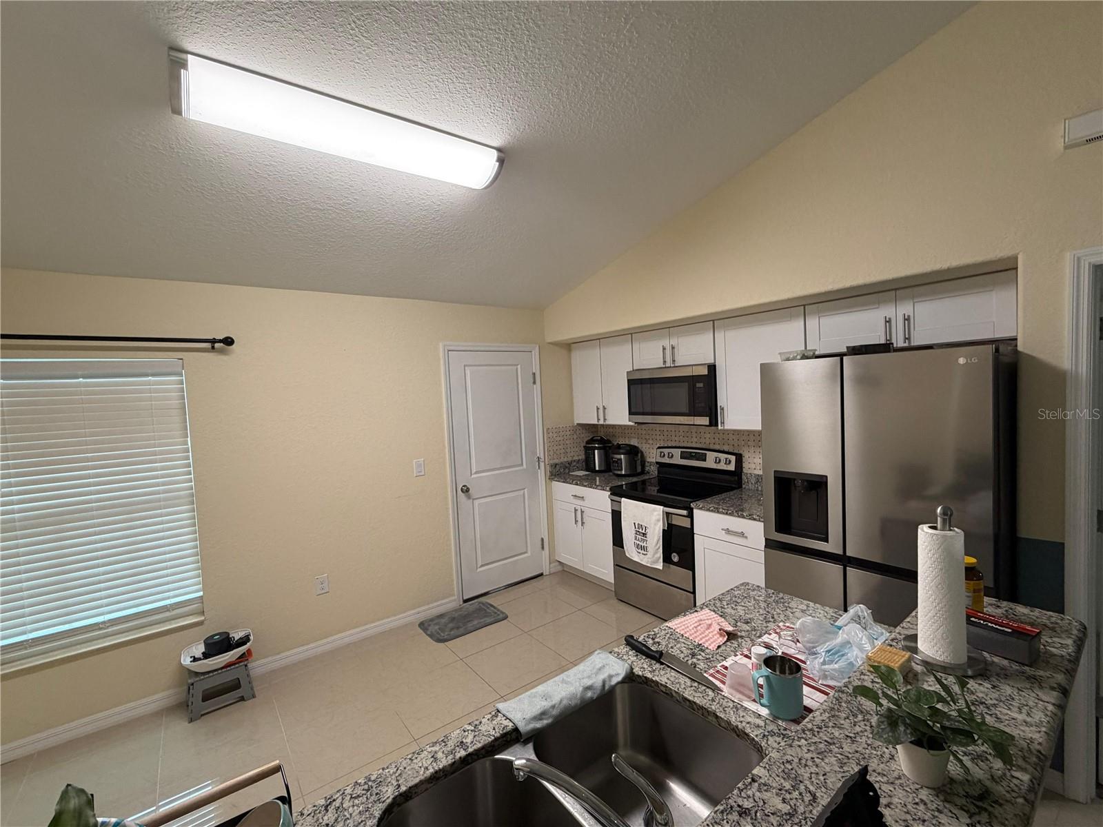 14220 Spring Hill Dr Property Photo 7