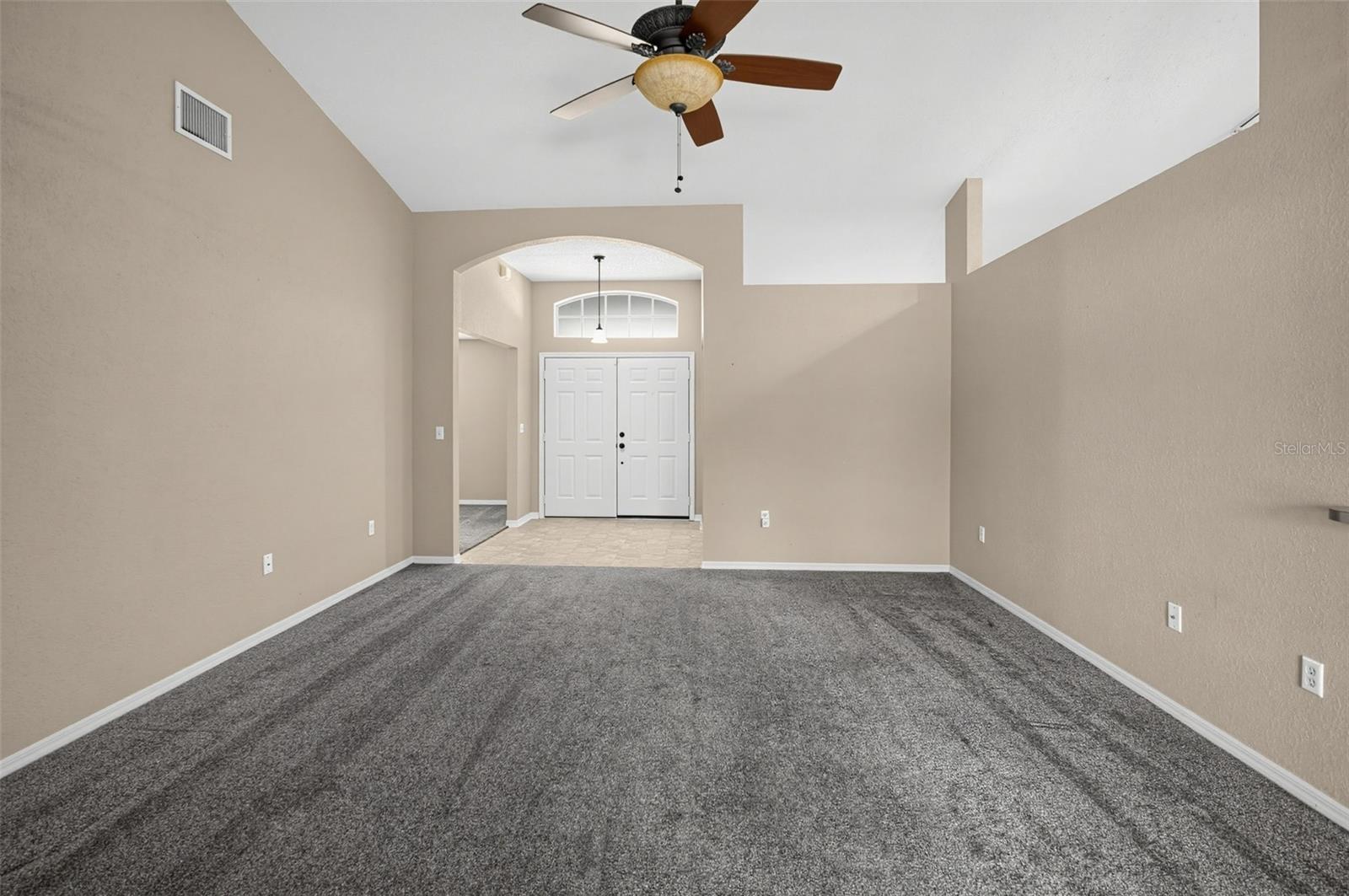 5625 Fischer Dr Property Photo 7