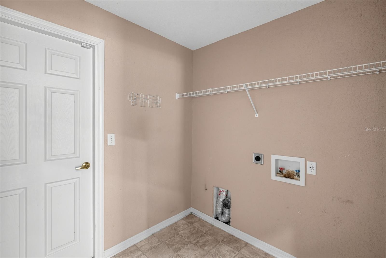 5625 Fischer Dr Property Photo 28